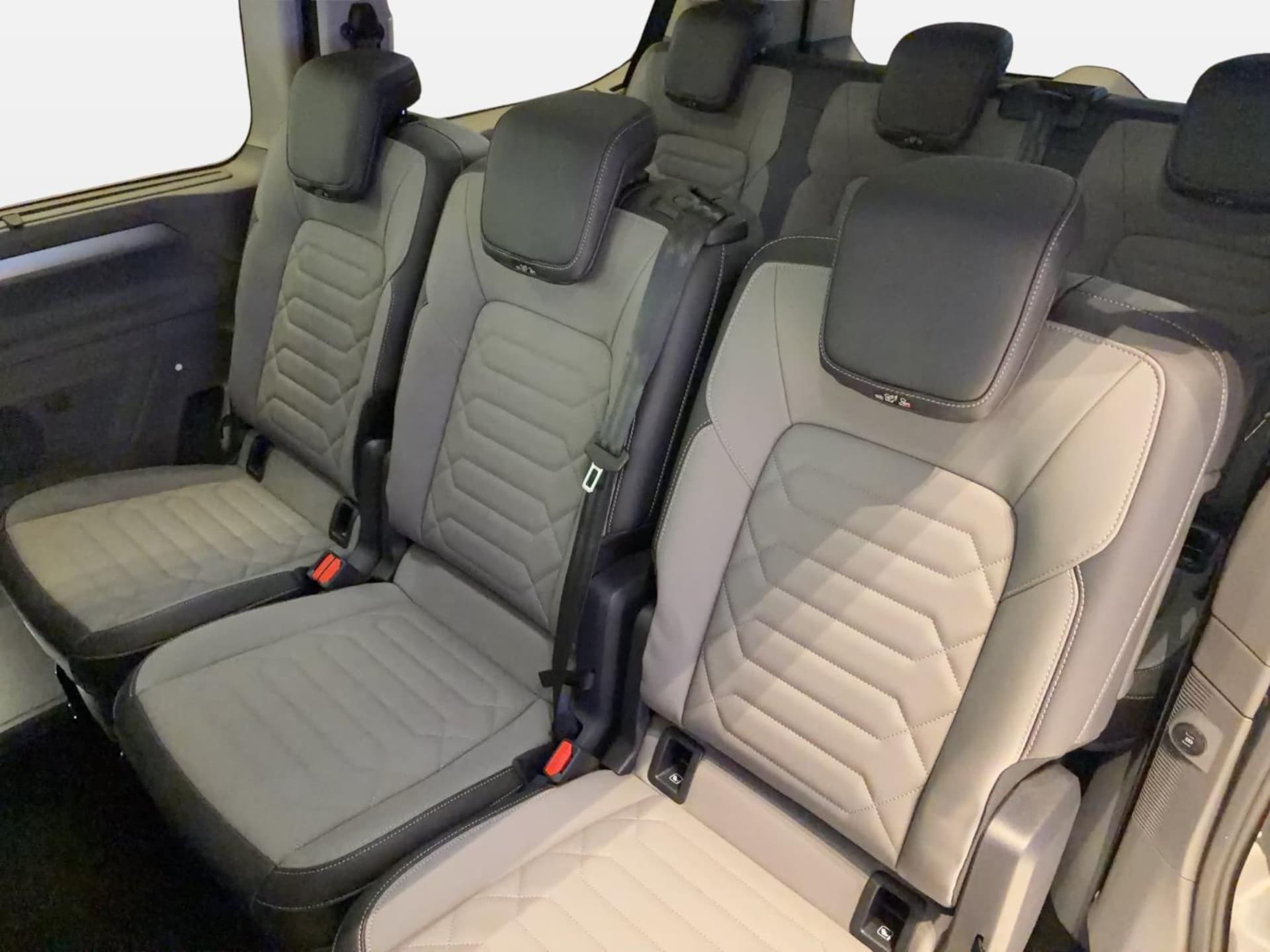Volkswagen Caravelle Style