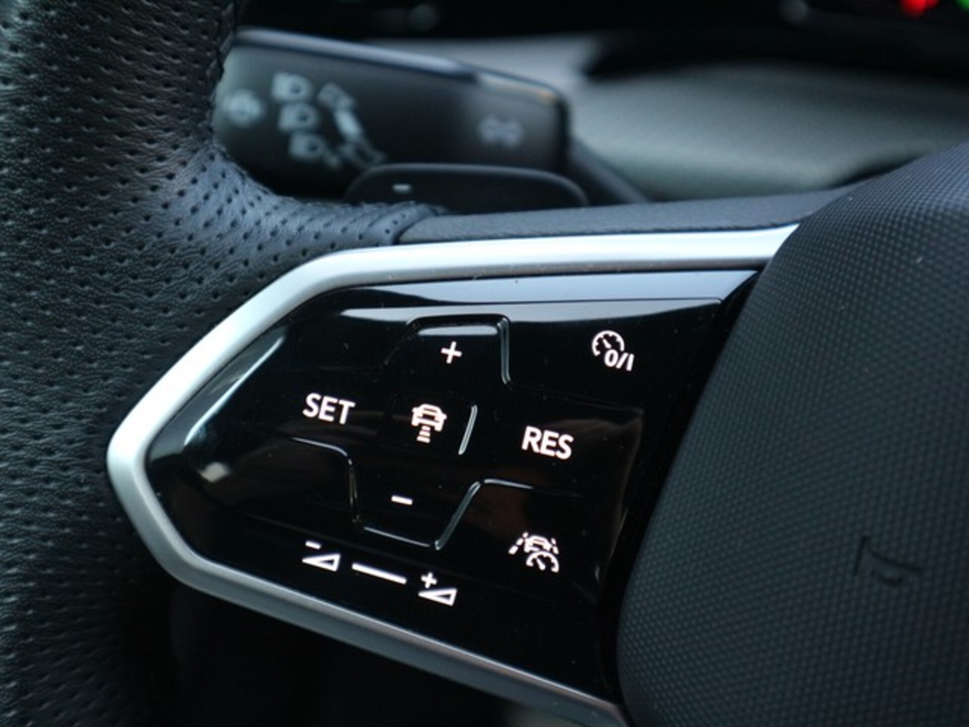 Volkswagen Golf Variant R-Line