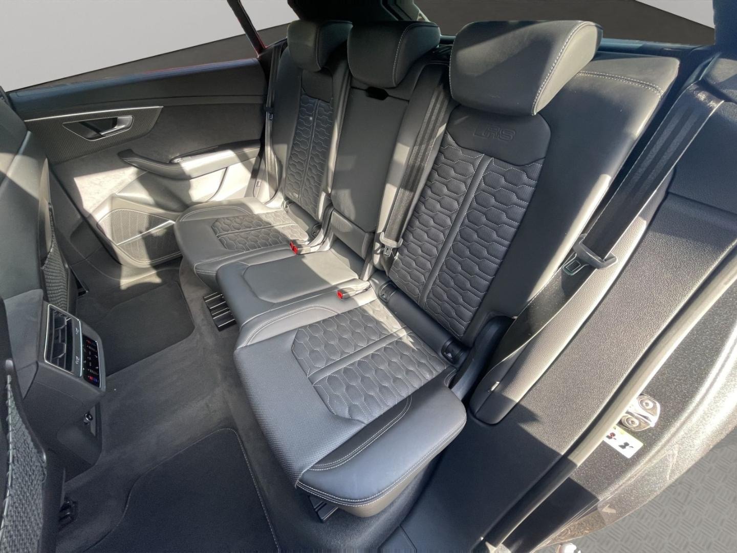 Bild über Audi RS Q8 TFSI quattro tiptronic - für weitere Informationen kontaktieren Sie den Audi Partner