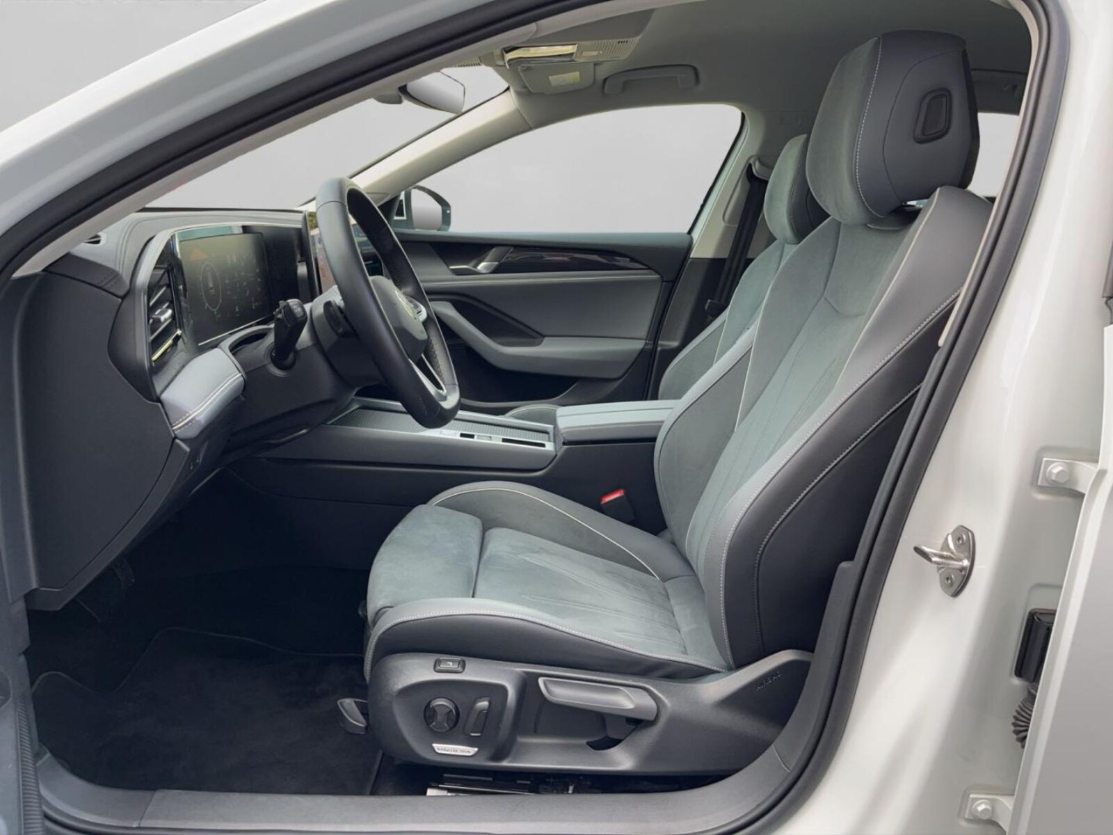 Volkswagen Passat – Bild 11