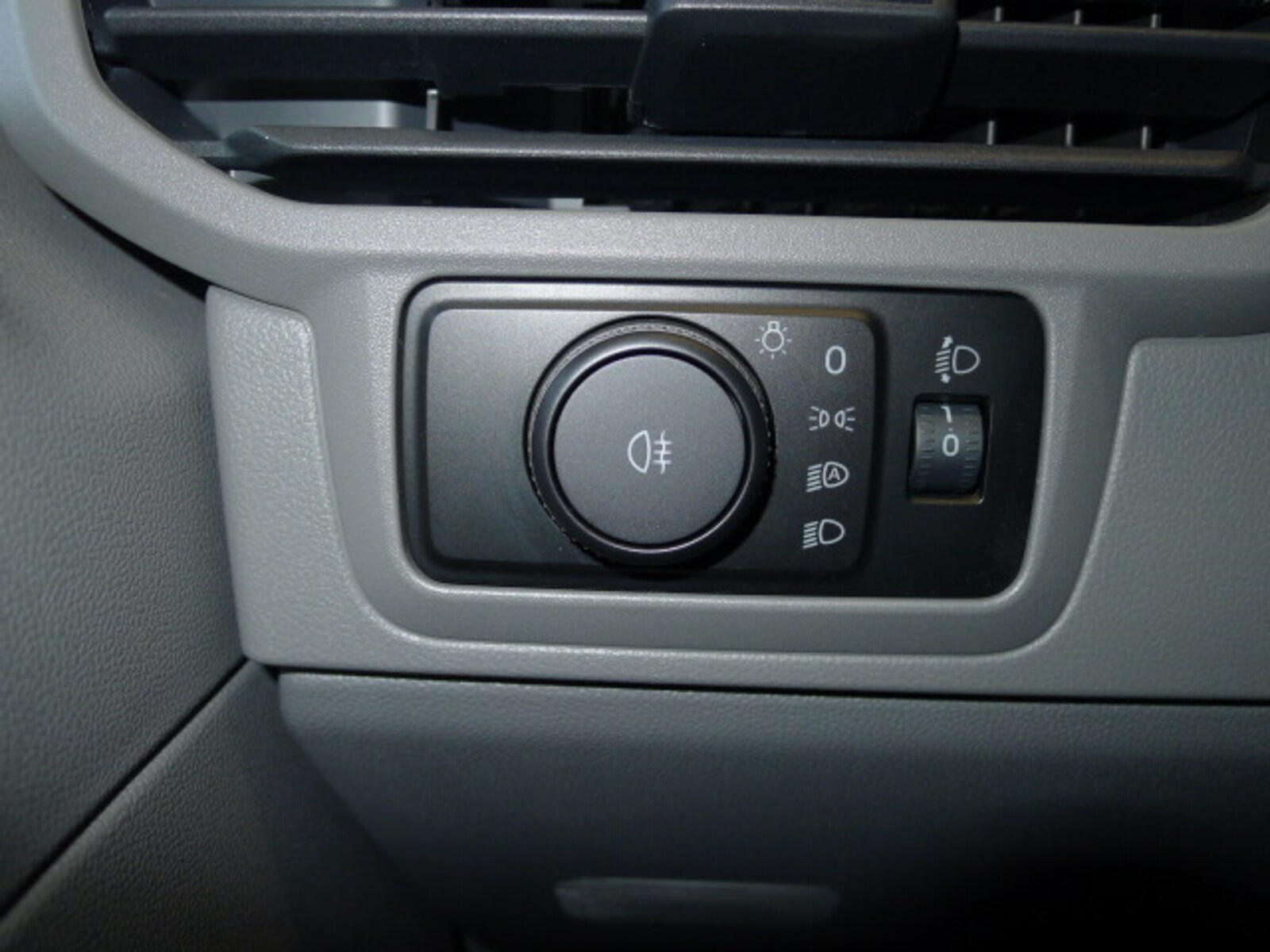 Volkswagen Transporter Kasten kurzer Radstand – Bild 15