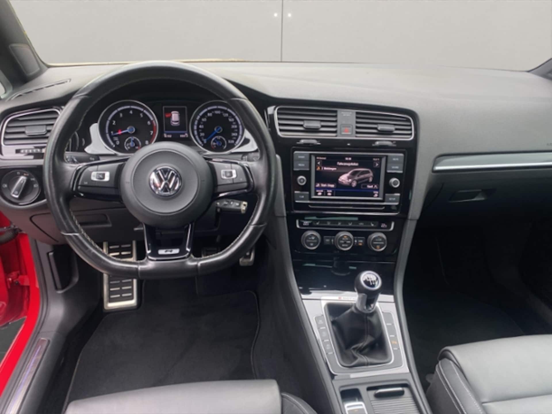 Volkswagen Golf R