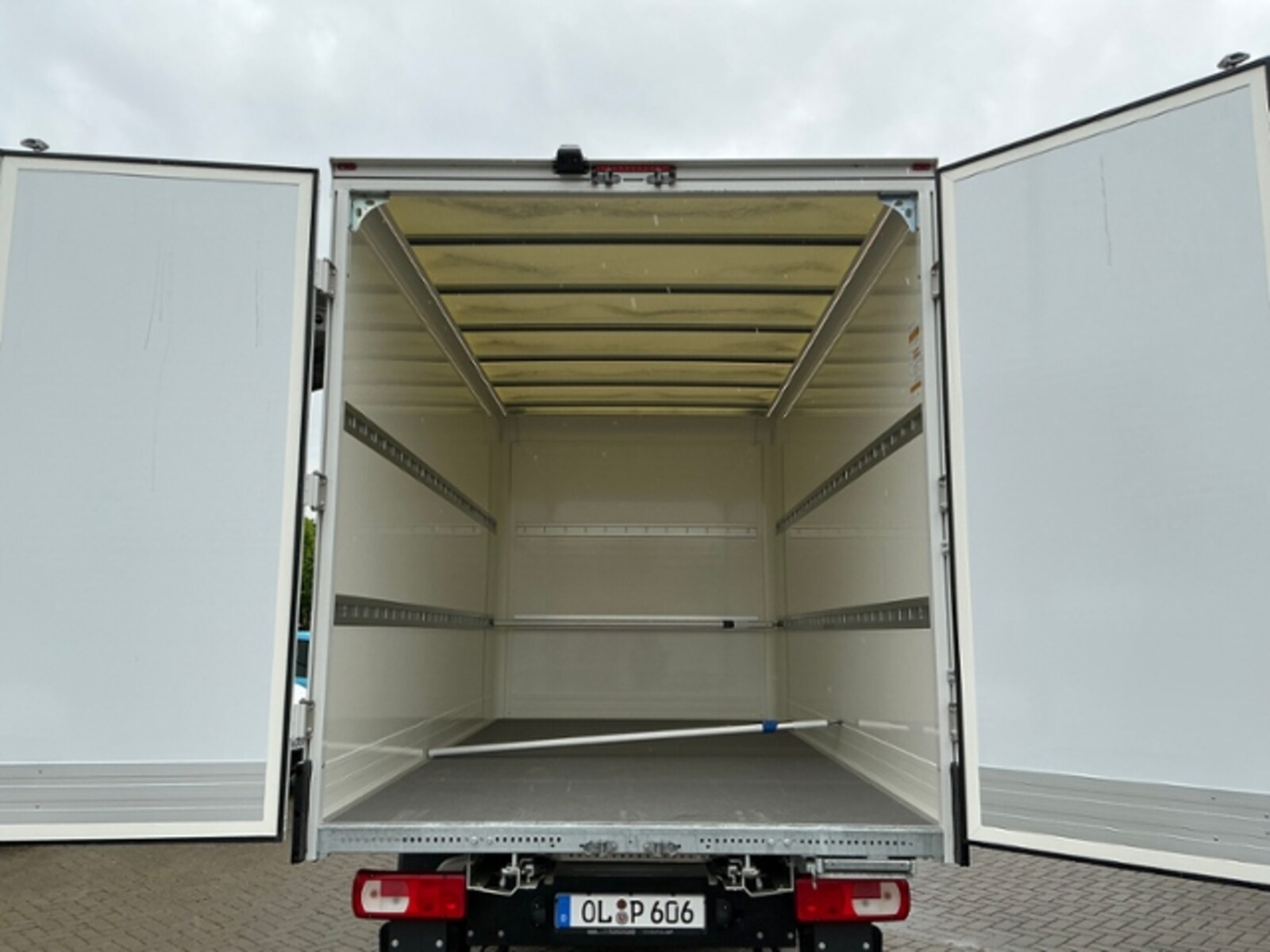 Volkswagen Crafter Einzelkabine langer Radstand – Bild 6