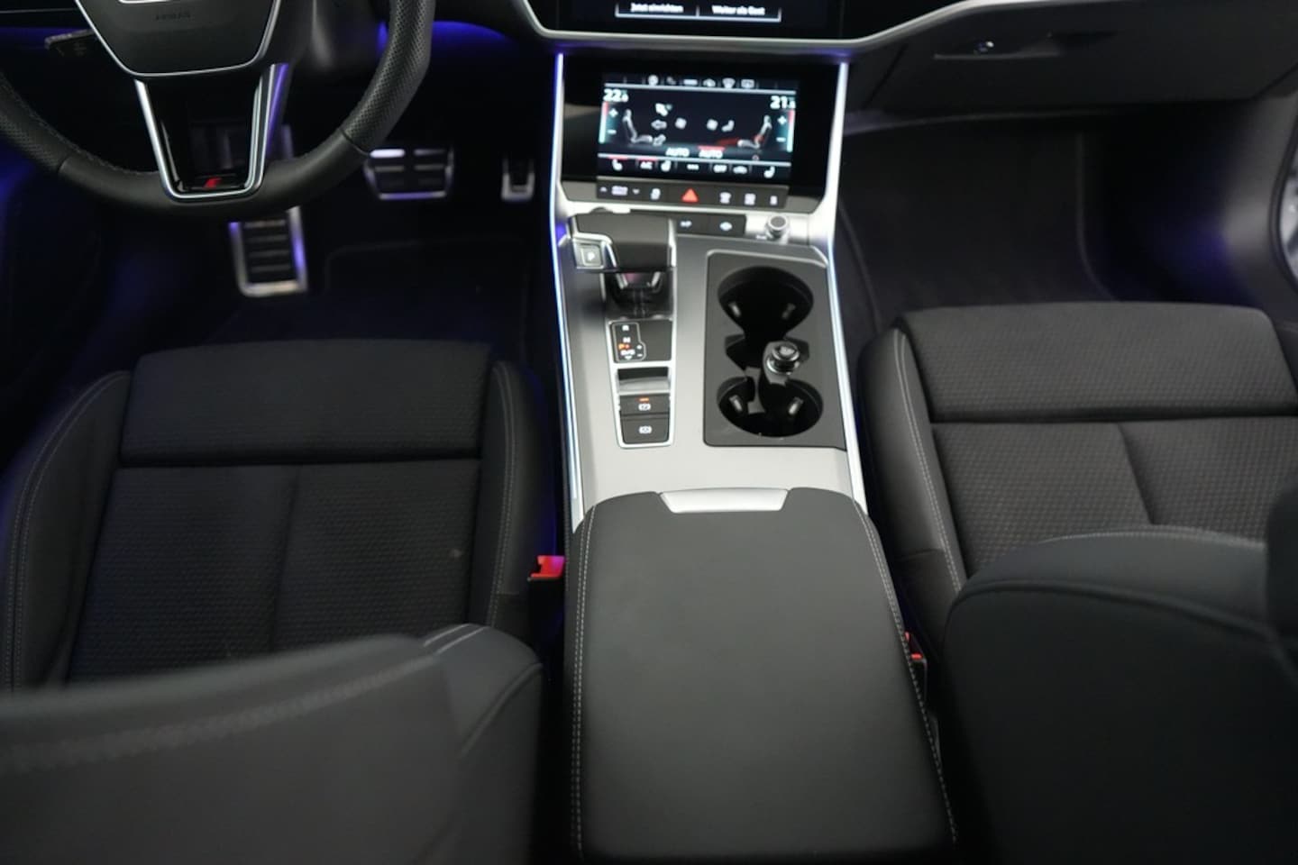 Bild über Audi A6 Avant advanced 45 TFSI quattro S tronic - für weitere Informationen kontaktieren Sie den Audi Partner