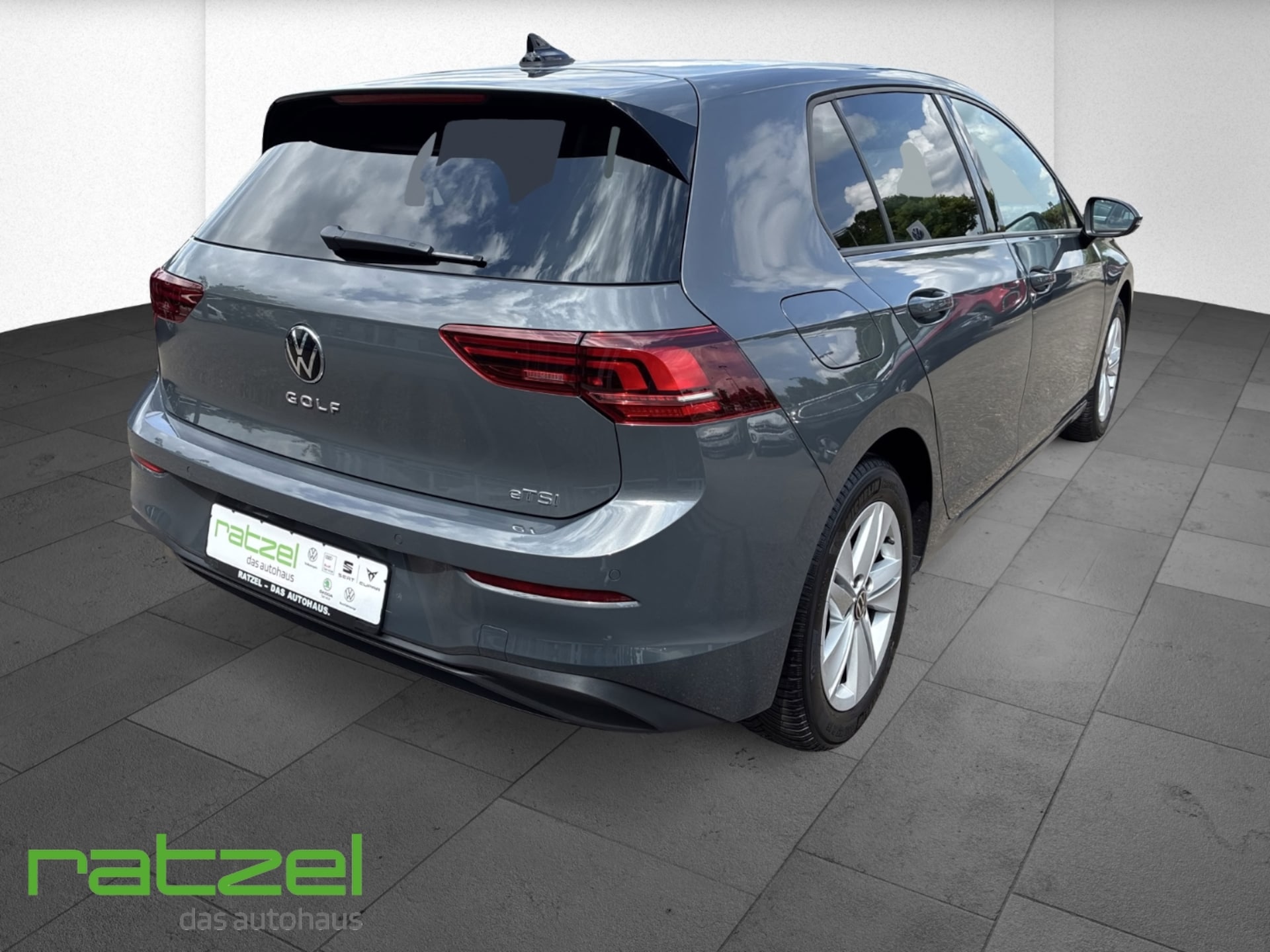 Volkswagen Golf Life