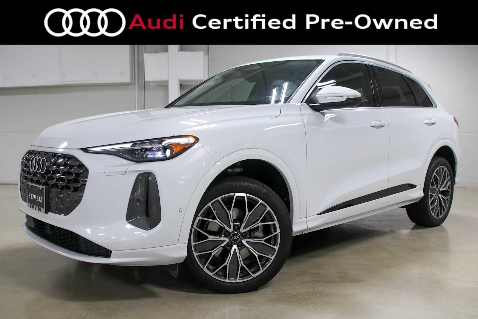 2025 Audi Q5 Premium Plus quattro's photo