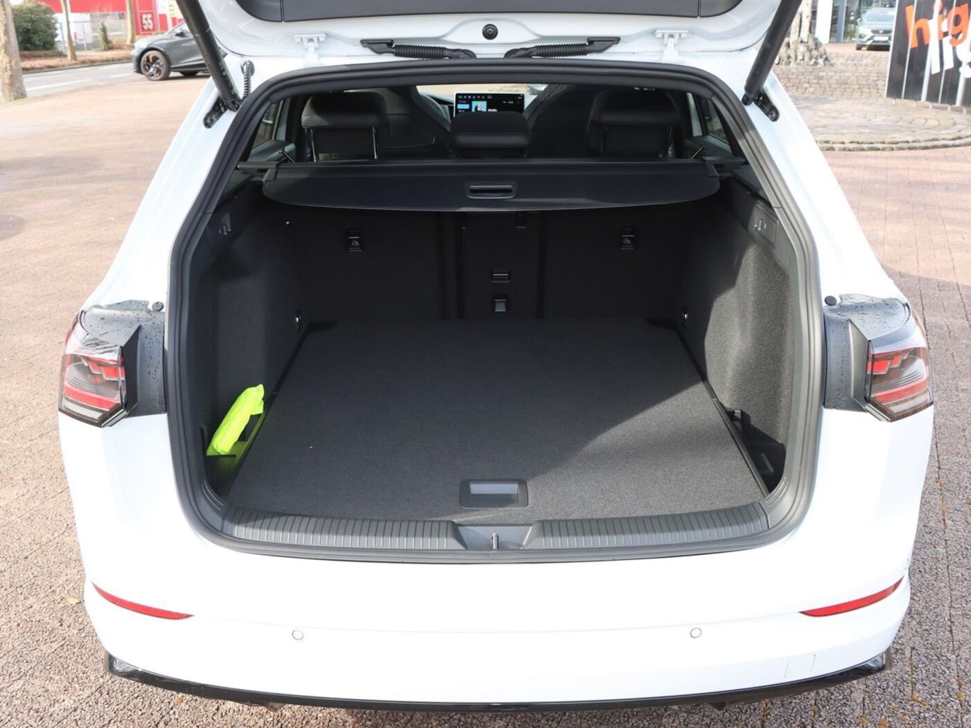 Volkswagen Golf Variant R-Line