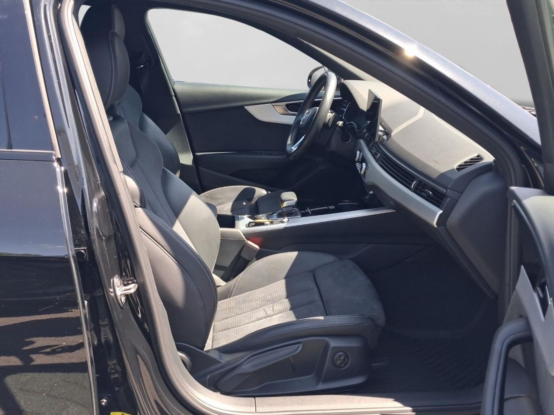 Audi A4 Avant S line