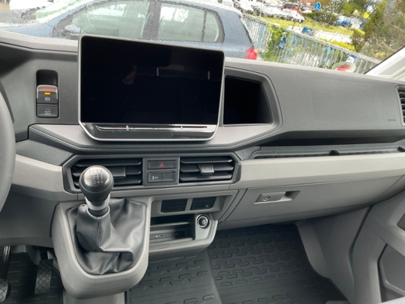 Volkswagen Crafter Einzelkabine langer Radstand – Bild 11