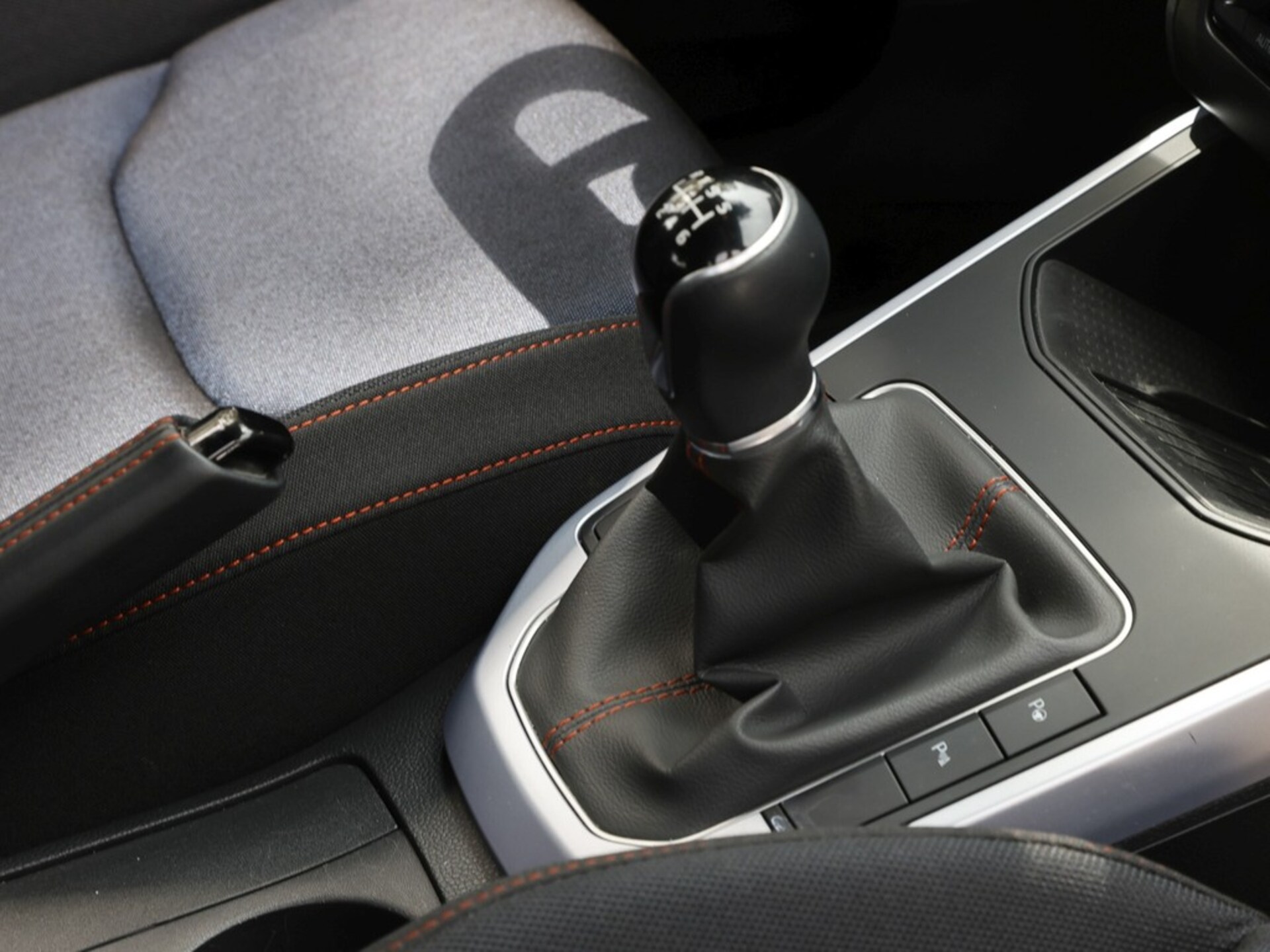 SEAT Arona FR