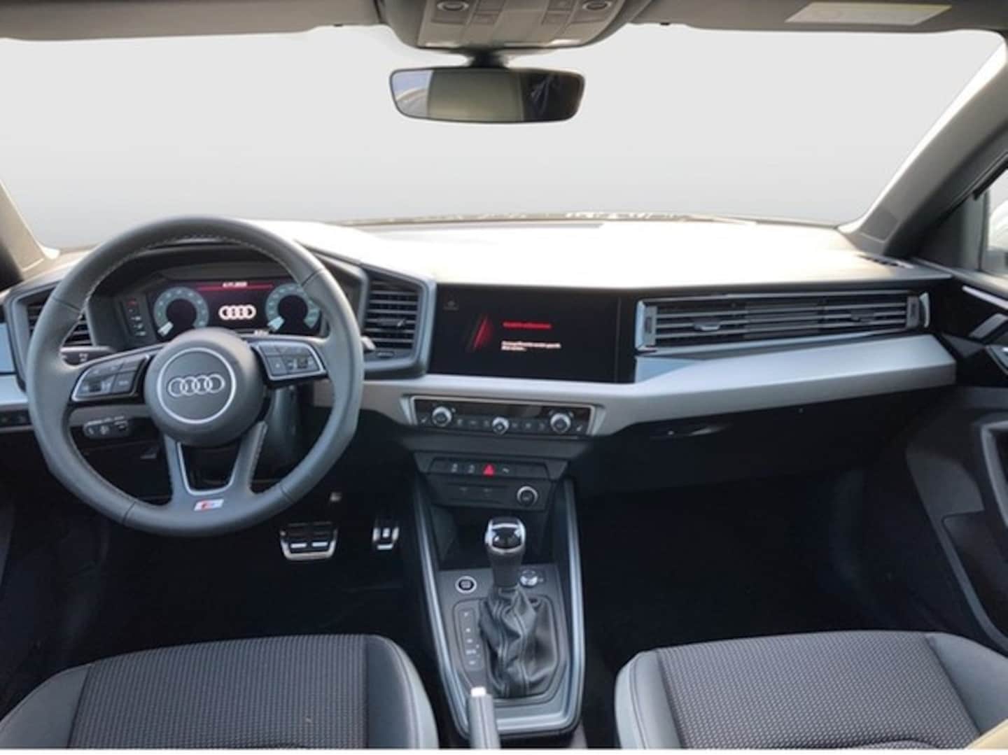 Bild über Audi A1 Sportback S line 25 TFSI S tronic - für weitere Informationen kontaktieren Sie den Audi Partner