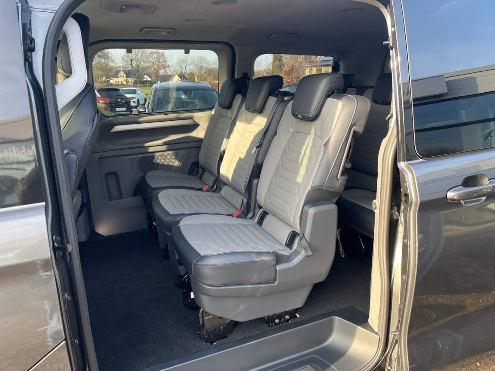 Volkswagen Caravelle Style