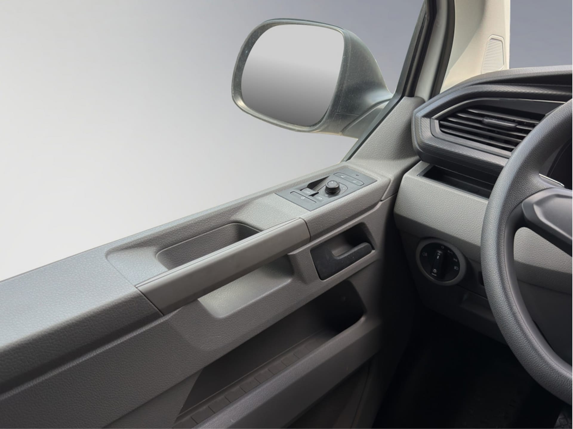 Volkswagen T6.1 Transporter Kombi kurzer Radstand