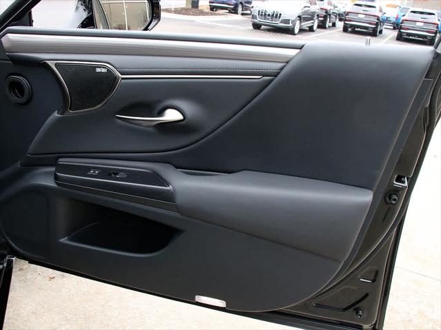 2021 LEXUS ES - Image 36