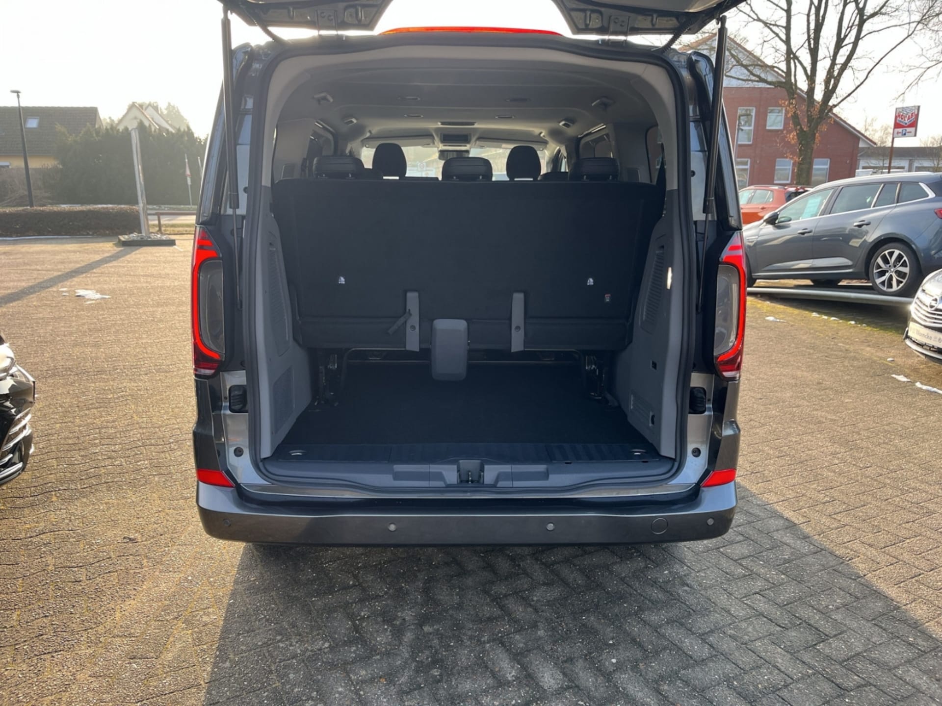 Volkswagen Caravelle Style