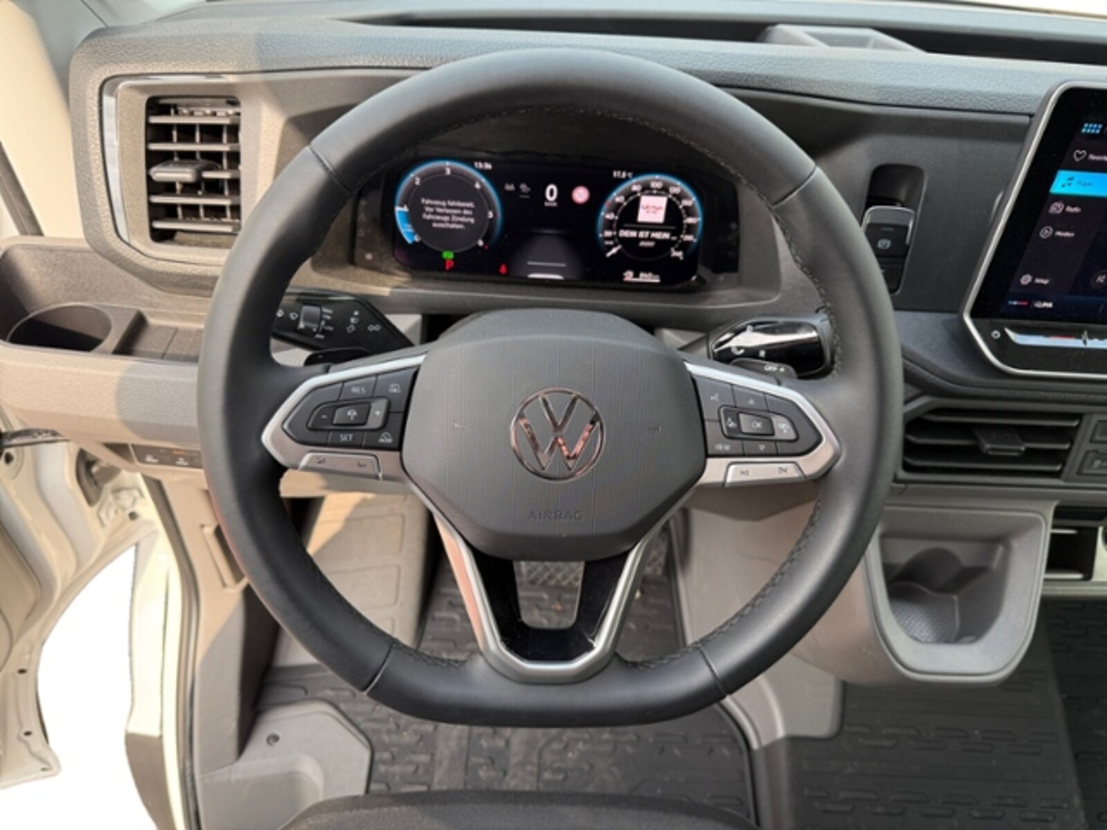 Volkswagen Crafter Kasten langer Radstand – Bild 12