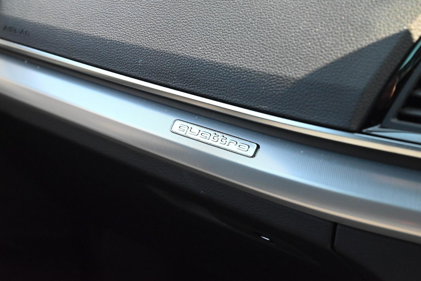 Image about Audi Q5 sport 40 TDI quattro S tronic