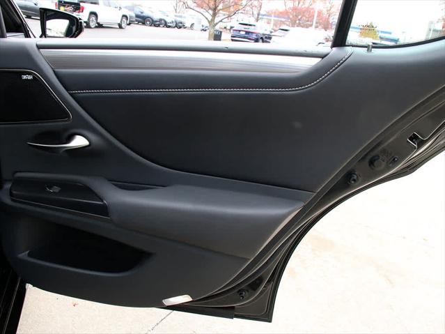 2021 LEXUS ES - Image 38