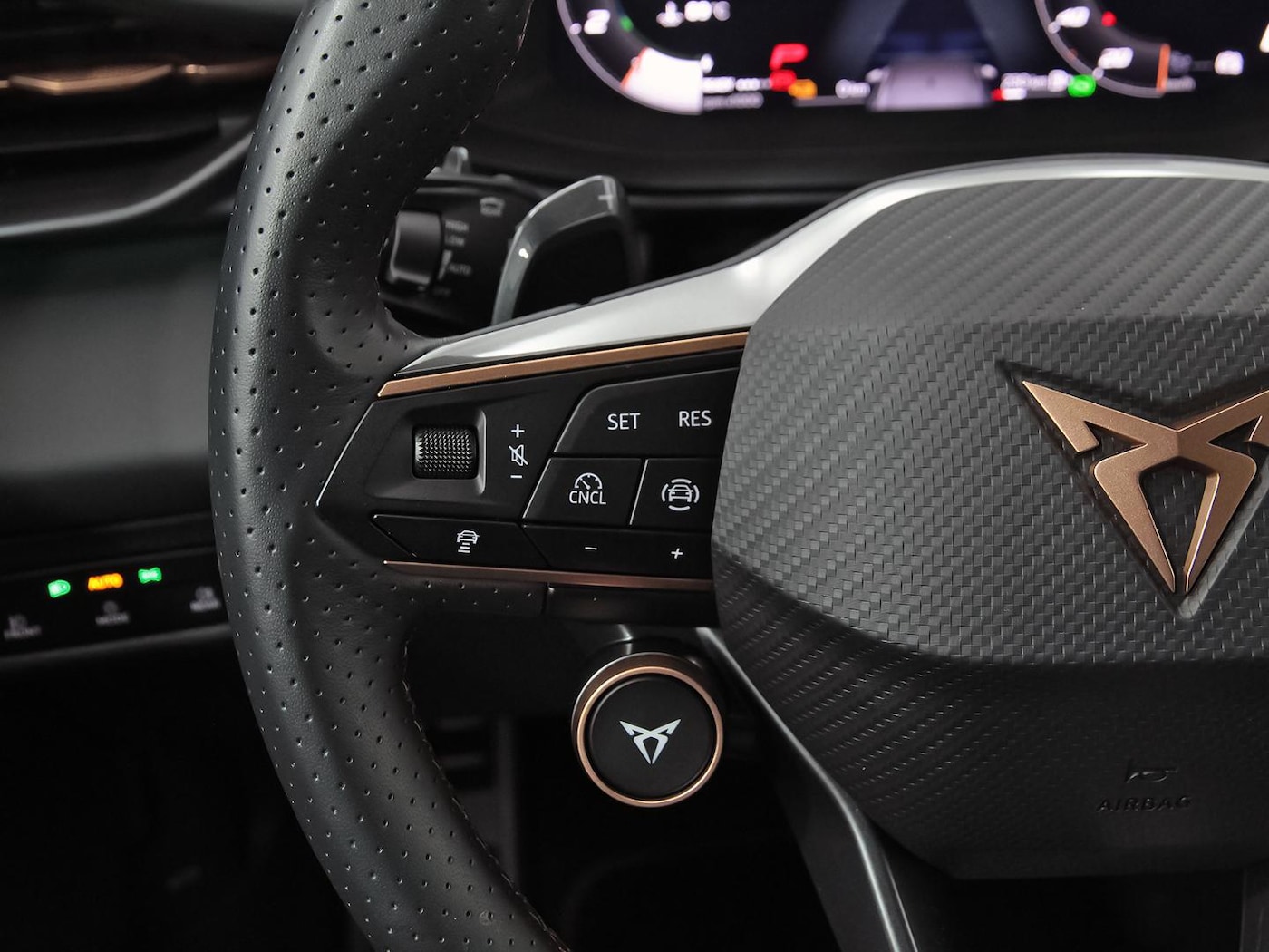 CUPRA Terramar 1.5 TSI e-Hybrid VZ DSG 200 kW (272 CV) — photo 17