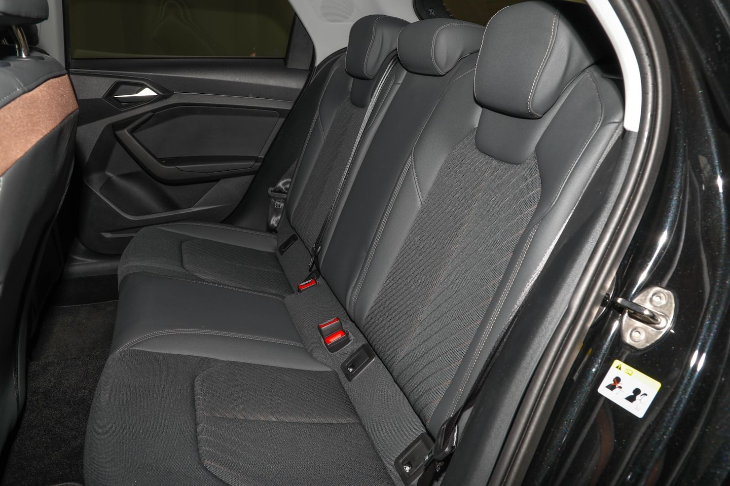 Bild über Audi A1 Sportback S line 35 TFSI S tronic - für weitere Informationen kontaktieren Sie den Audi Partner