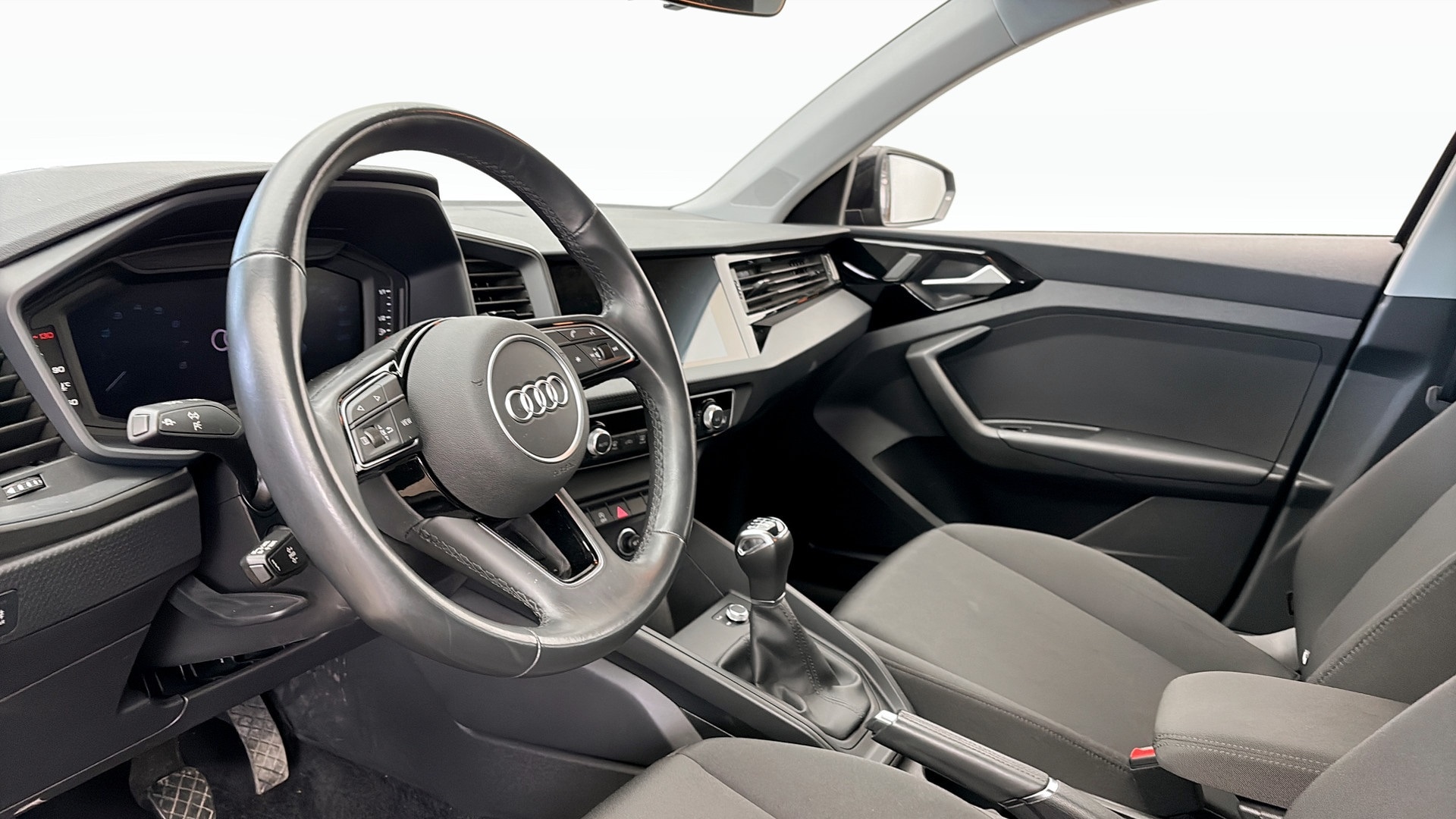 Bild som visar Audi A1 Sportback A1 Sportback 30 TFSI Proline 110 hk 6-växlad - för mer information kontakta din Audi Partner