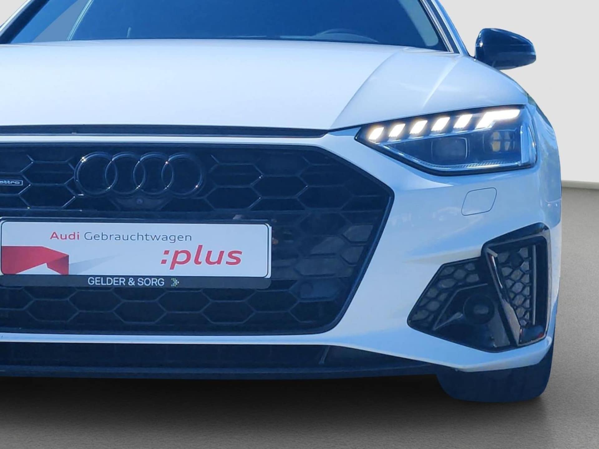 Audi A4 Avant S line