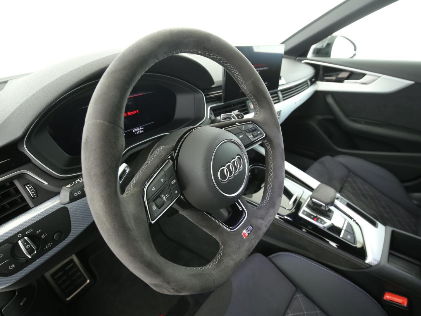 Image about Audi RS 4 Avant TFSI quattro tiptronic