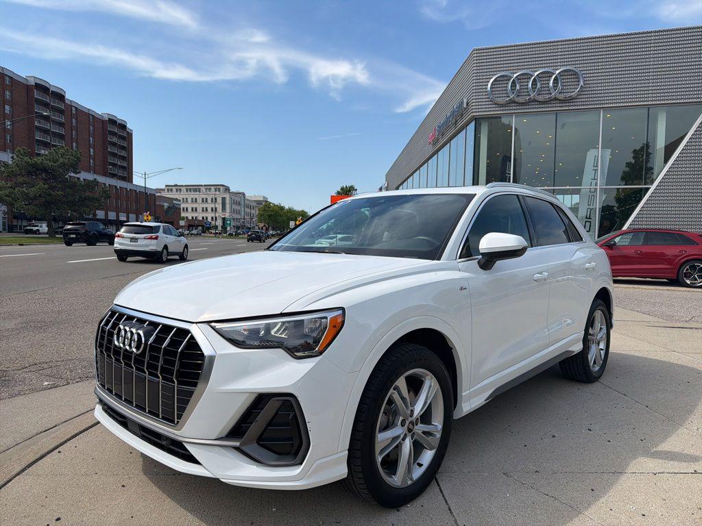 2022 Audi Q3 45 TFSI S Line Premium quattro's photo
