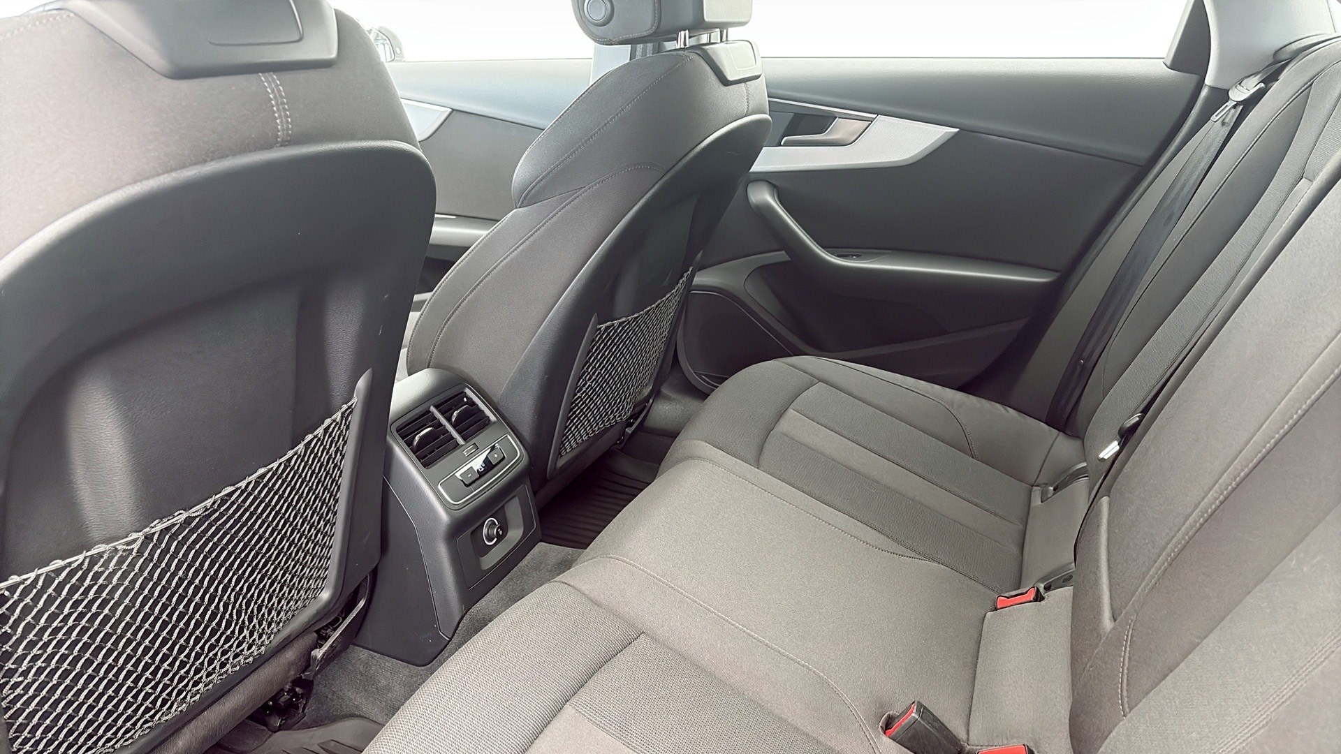 Bild som visar Audi A4 allroad quattro A4 allroad quattro 40 TDI Proline 190 hk S tronic - för mer information kontakta din Audi Partner