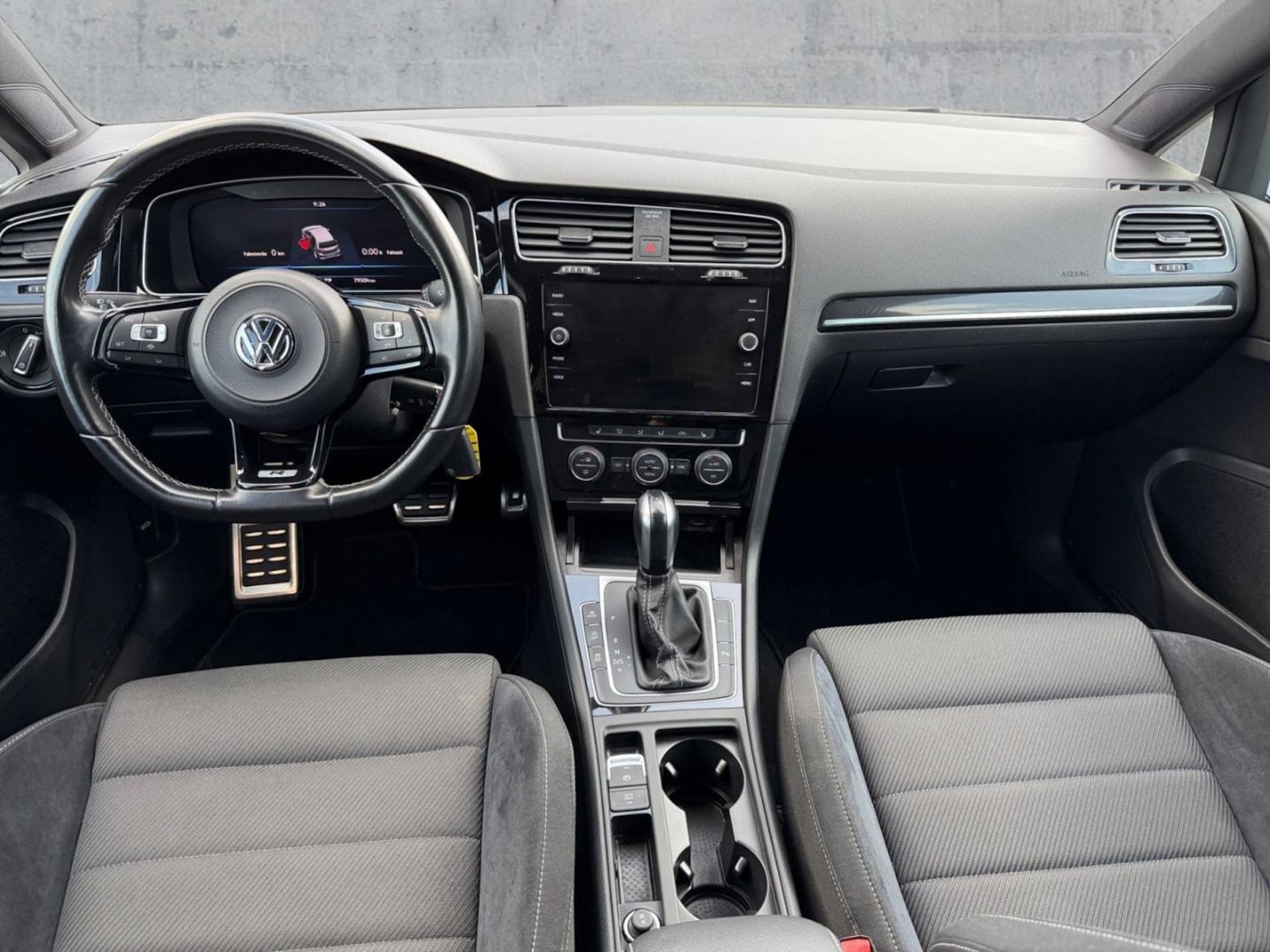 Volkswagen Golf Variant R