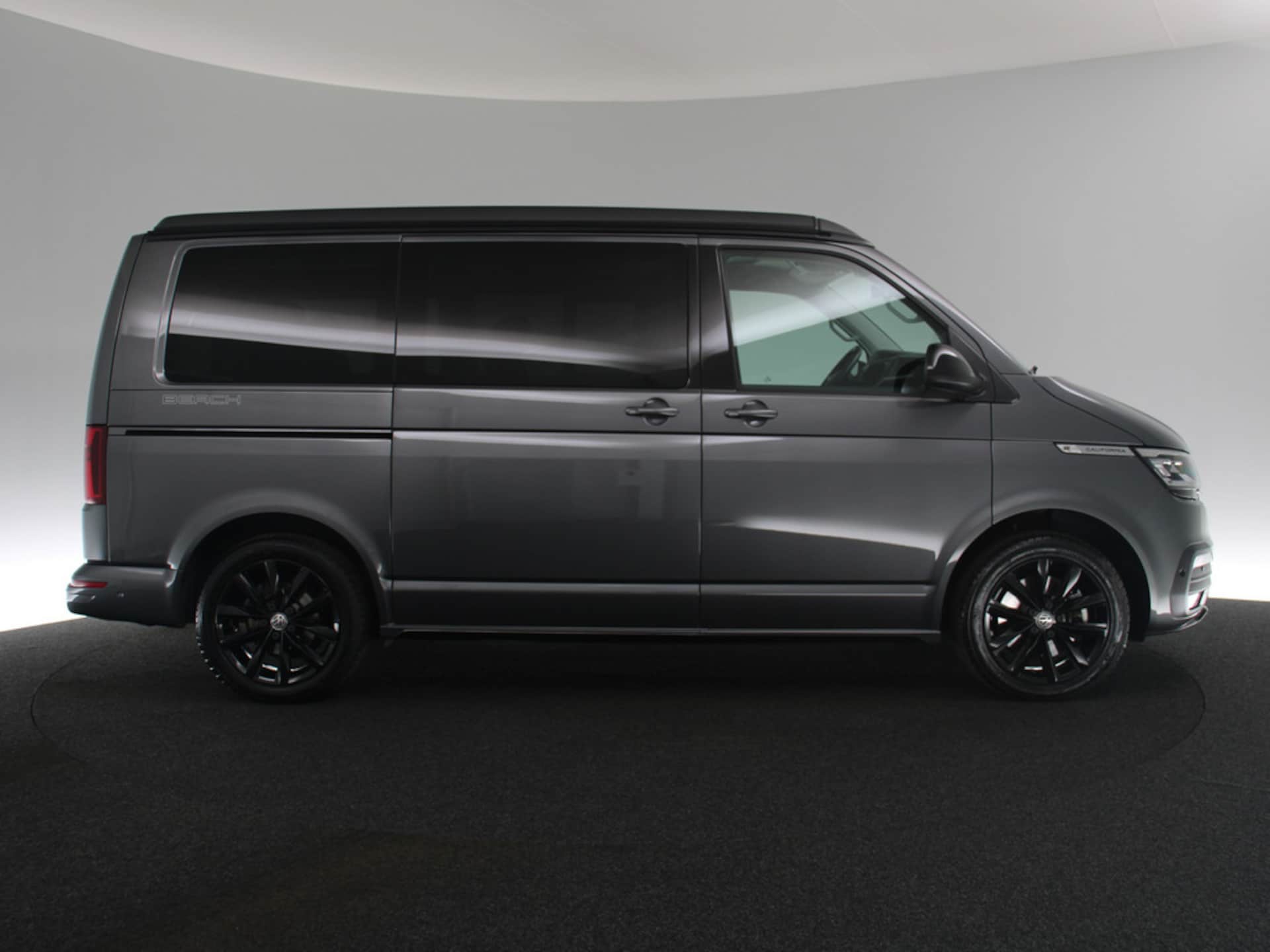 Volkswagen T6.1 California Beach
