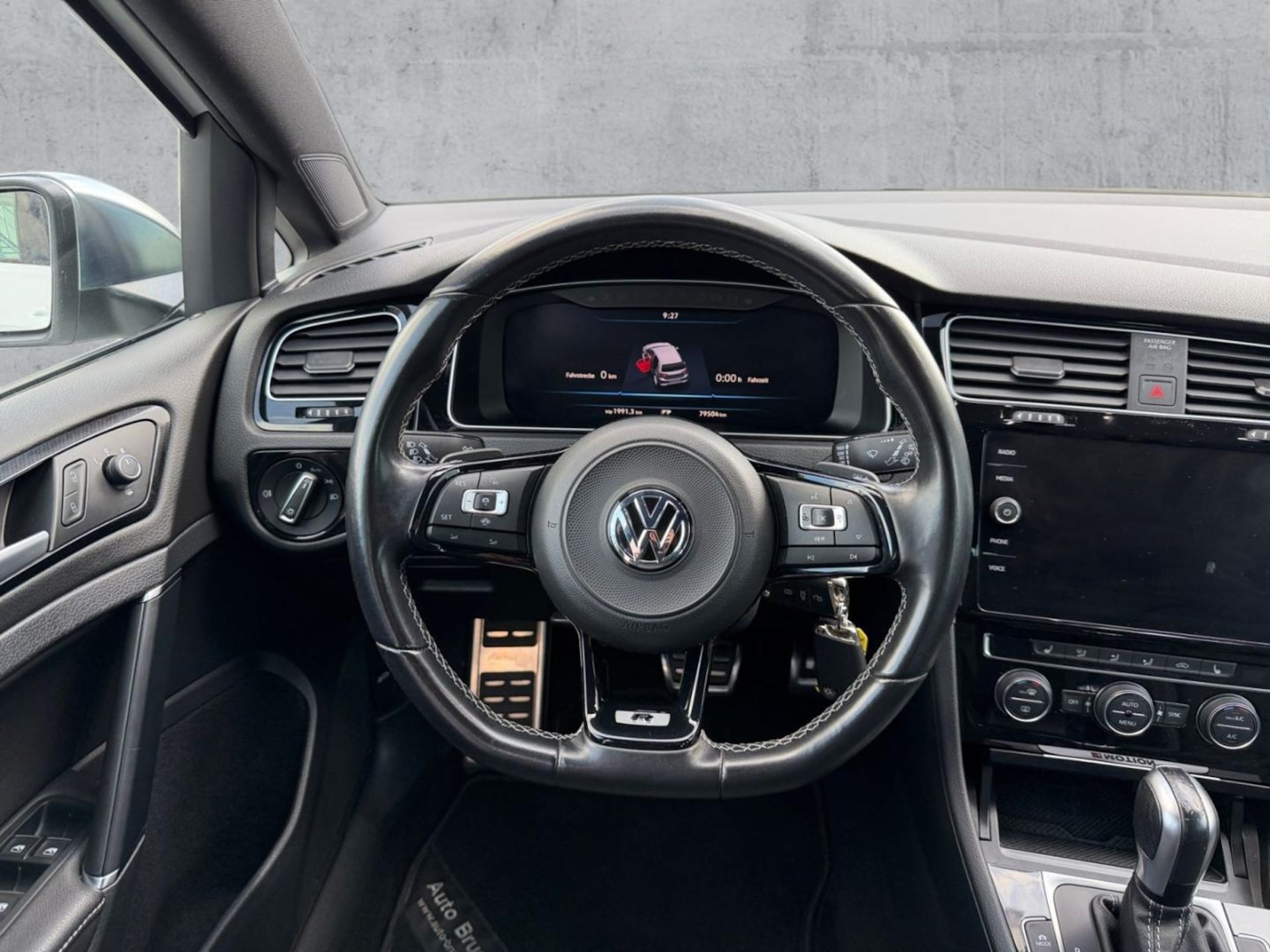 Volkswagen Golf Variant R