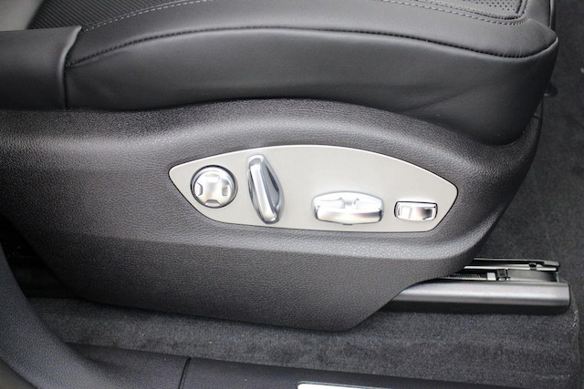 2025 Porsche Macan S - Photo 30
