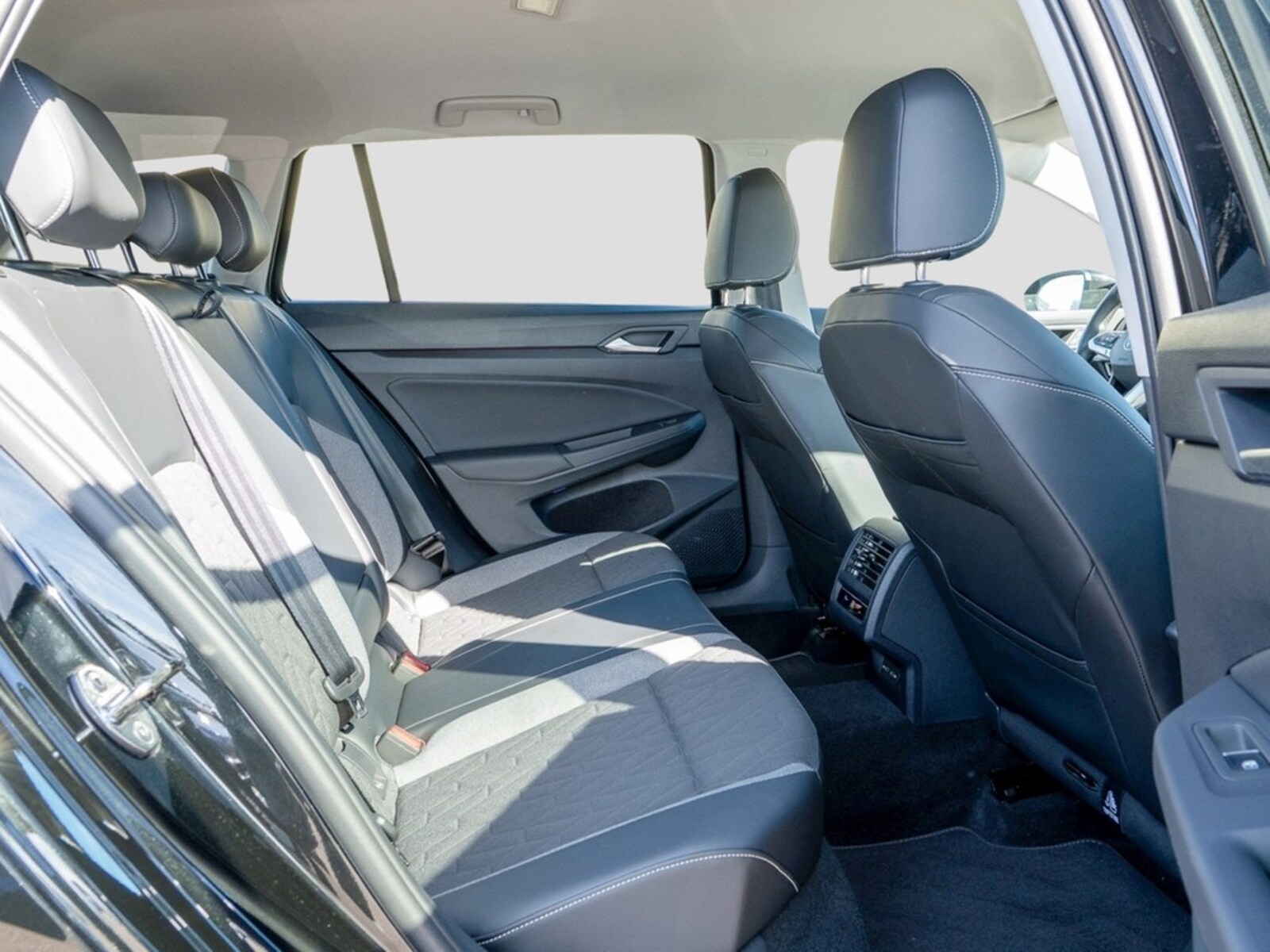 Volkswagen Golf Variant – Bild 9