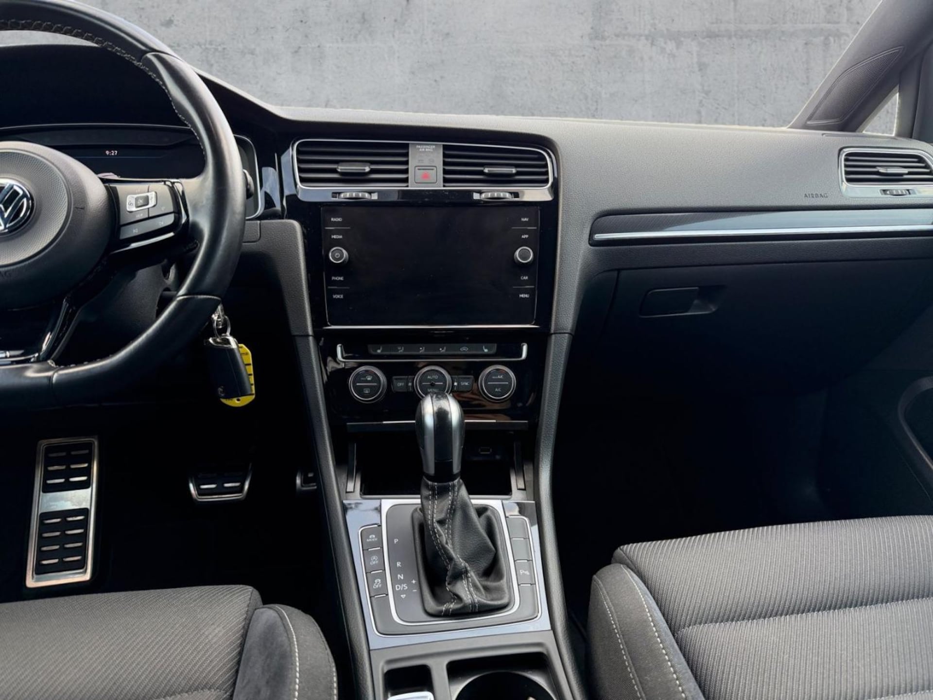 Volkswagen Golf Variant R