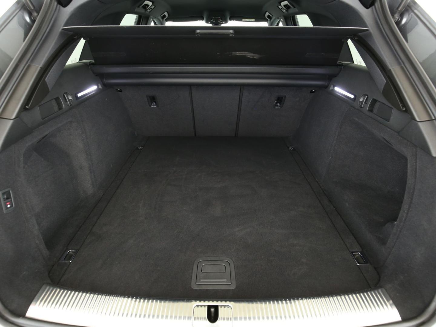 Image about Audi RS 4 Avant TFSI quattro tiptronic