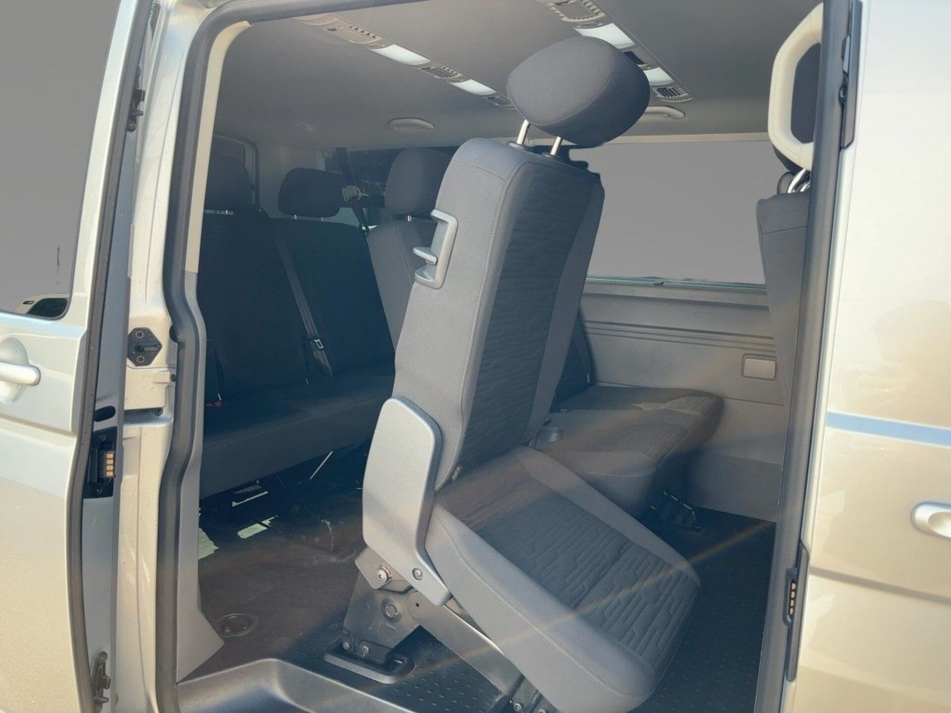 Volkswagen T6.1 Caravelle kurzer Radstand Comfortline