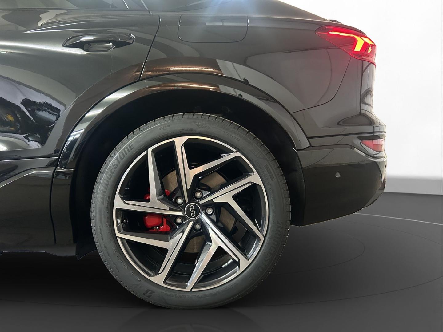 Image about Audi SQ6 Sportback e-tron e-tron