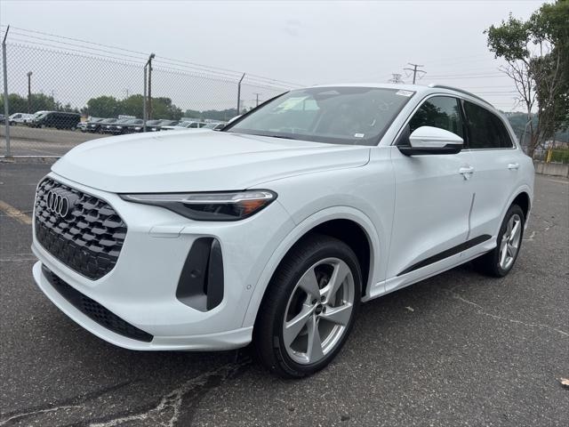 2025 Audi New Q5 Premium Plus's photo