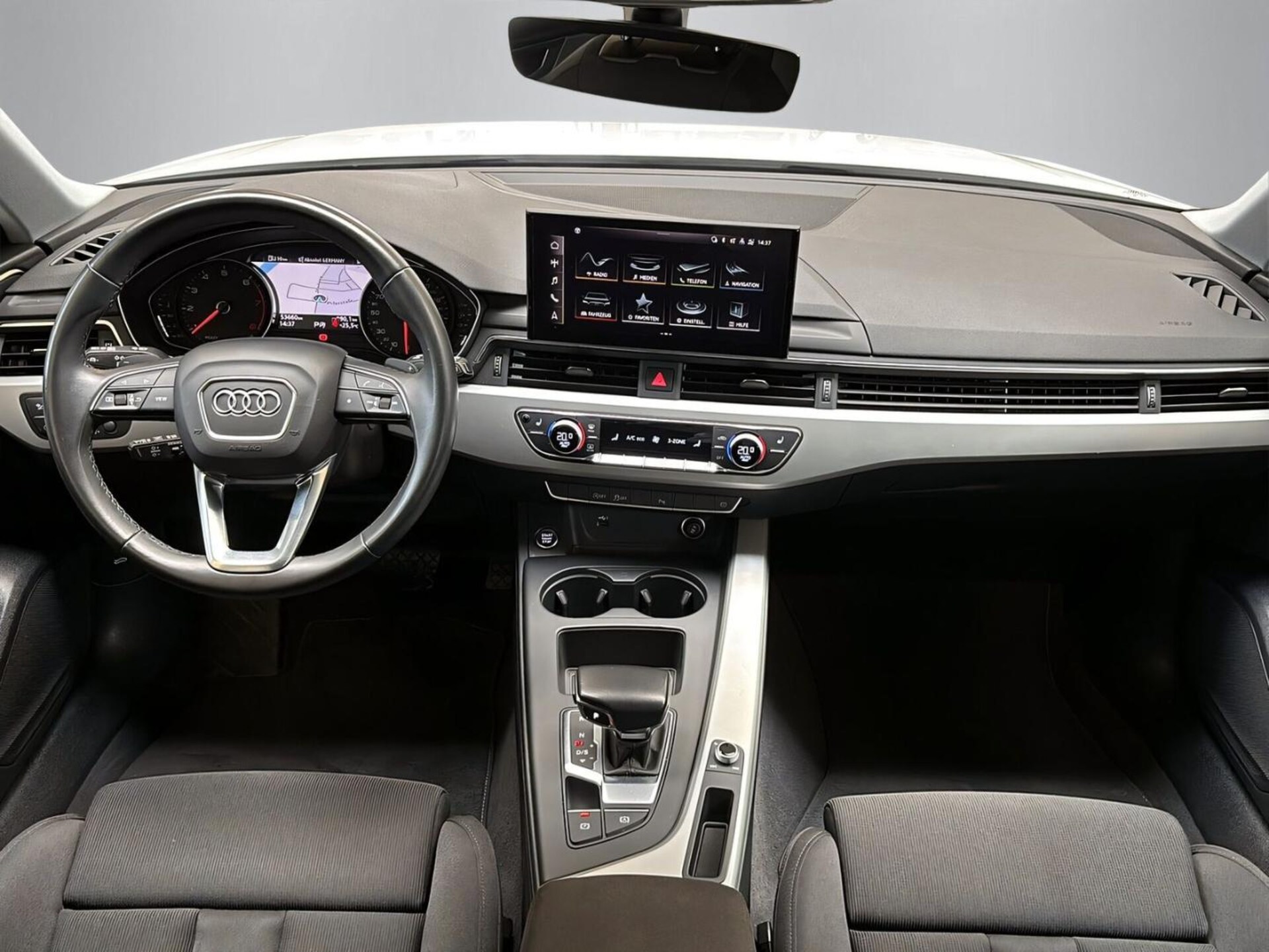 Audi A4 Avant S line