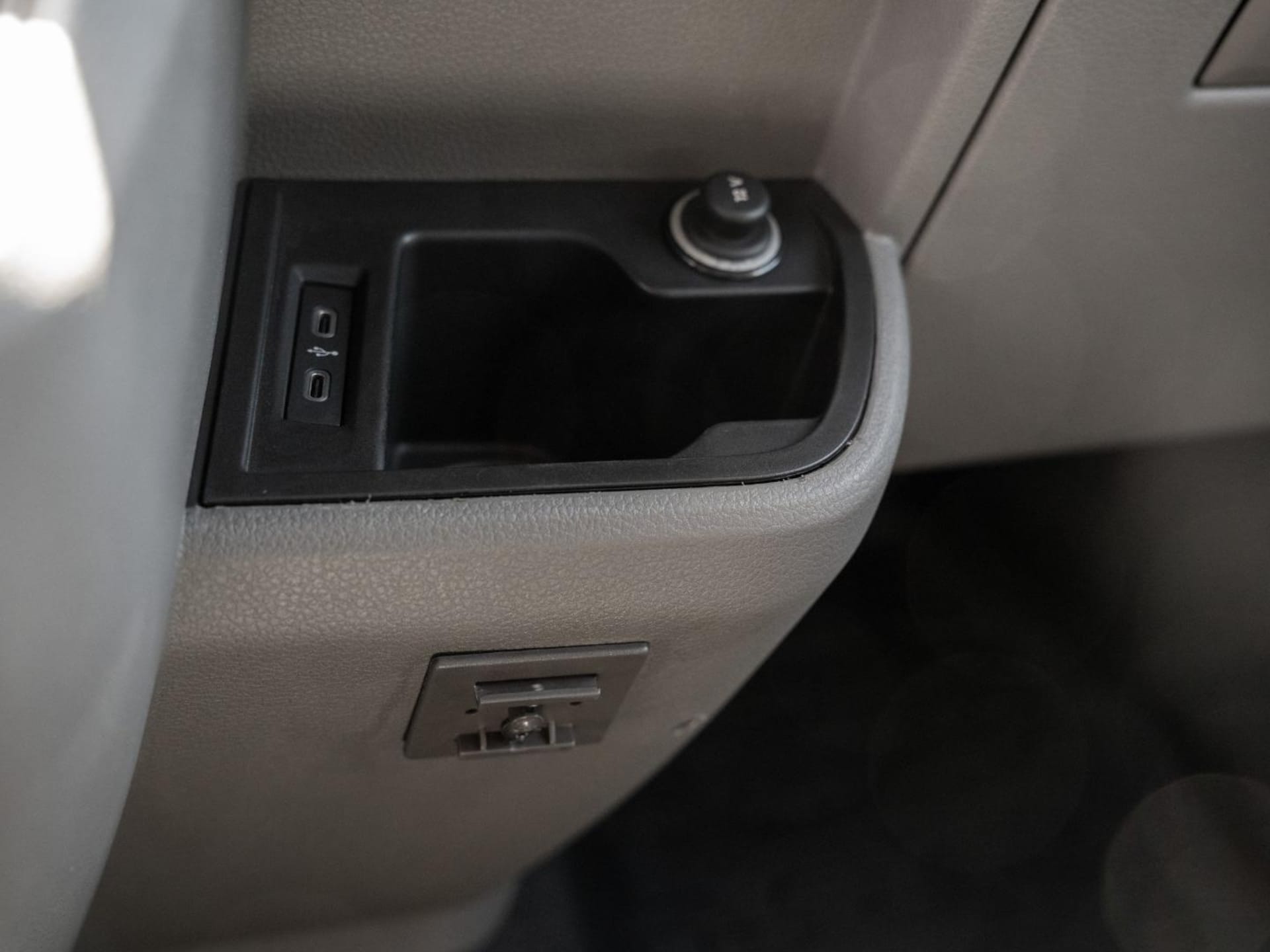 Volkswagen T6.1 Transporter Kasten langer Radstand