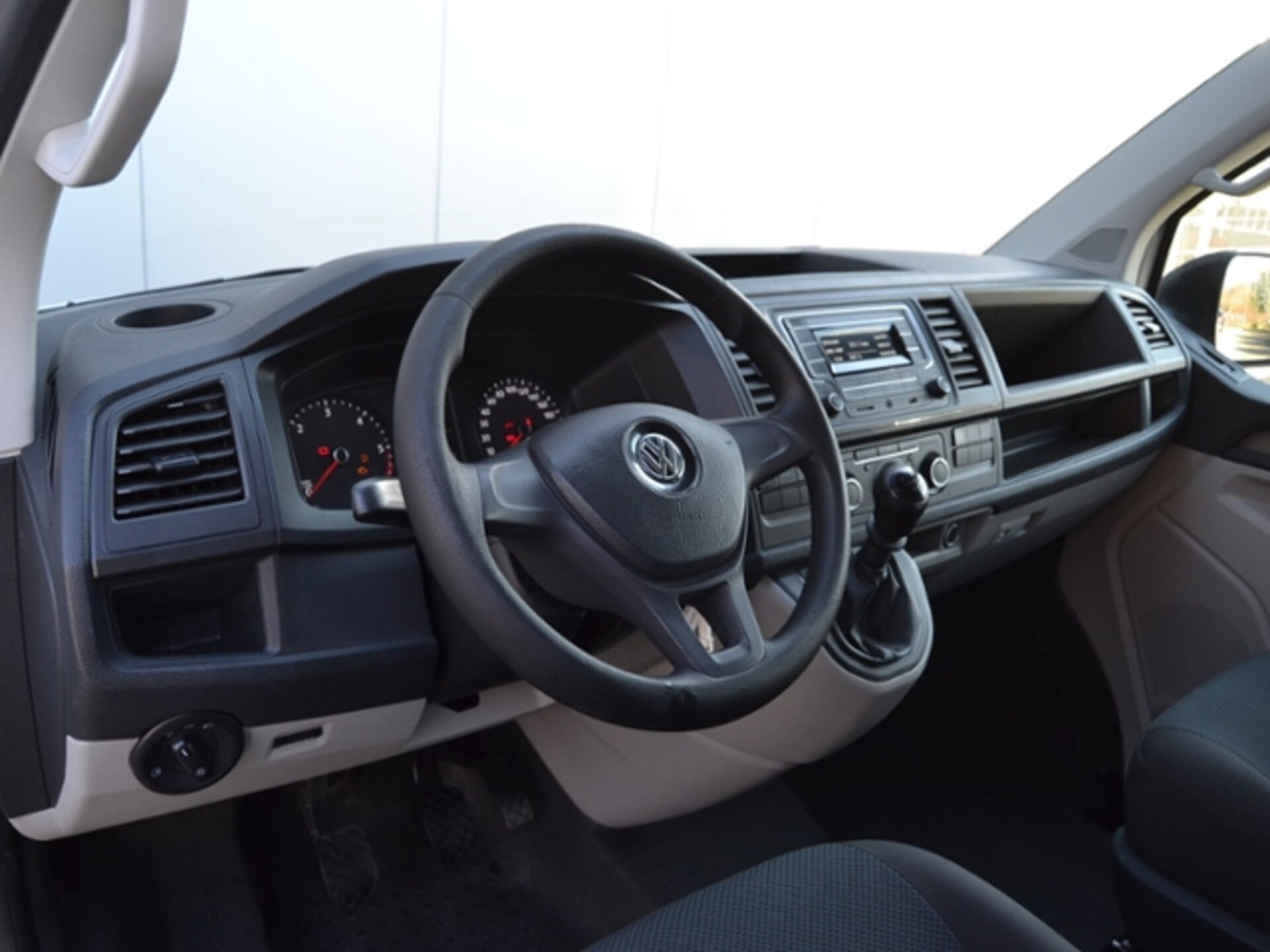 Volkswagen T6 Transporter Kasten kurzer Radstand