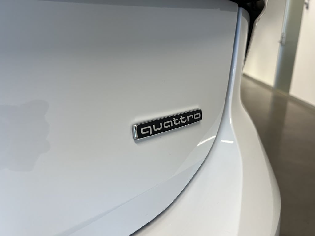 Bild som visar Audi A6 Avant e-hybrid A6 Avant e-hybrid quattro S line Edition 270 kWS tronic - för mer information kontakta din Audi Partner
