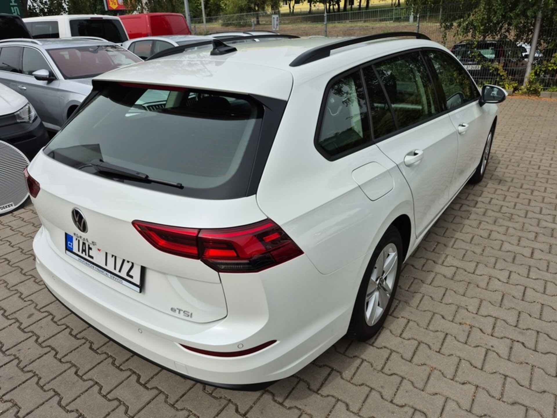 Volkswagen Golf Variant Life