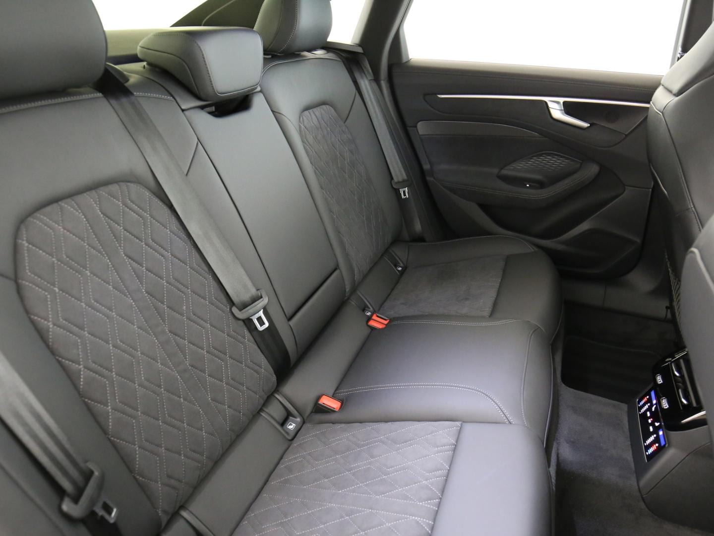 Bild über Audi A6 Limousine edition one TDI quattro 150 kW S tronic - für weitere Informationen kontaktieren Sie den Audi Partner