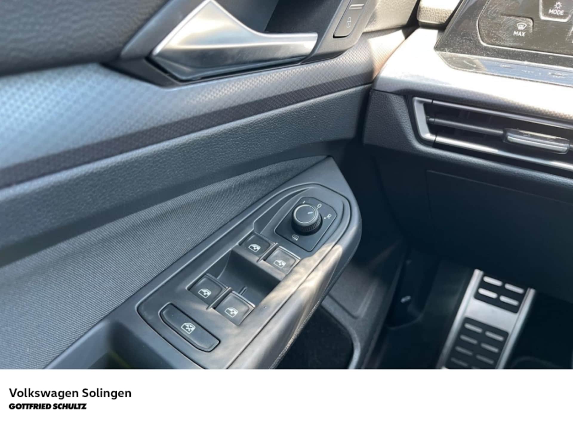 Volkswagen Golf Active