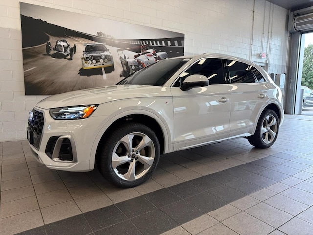 Photo of 2023 Audi Q5