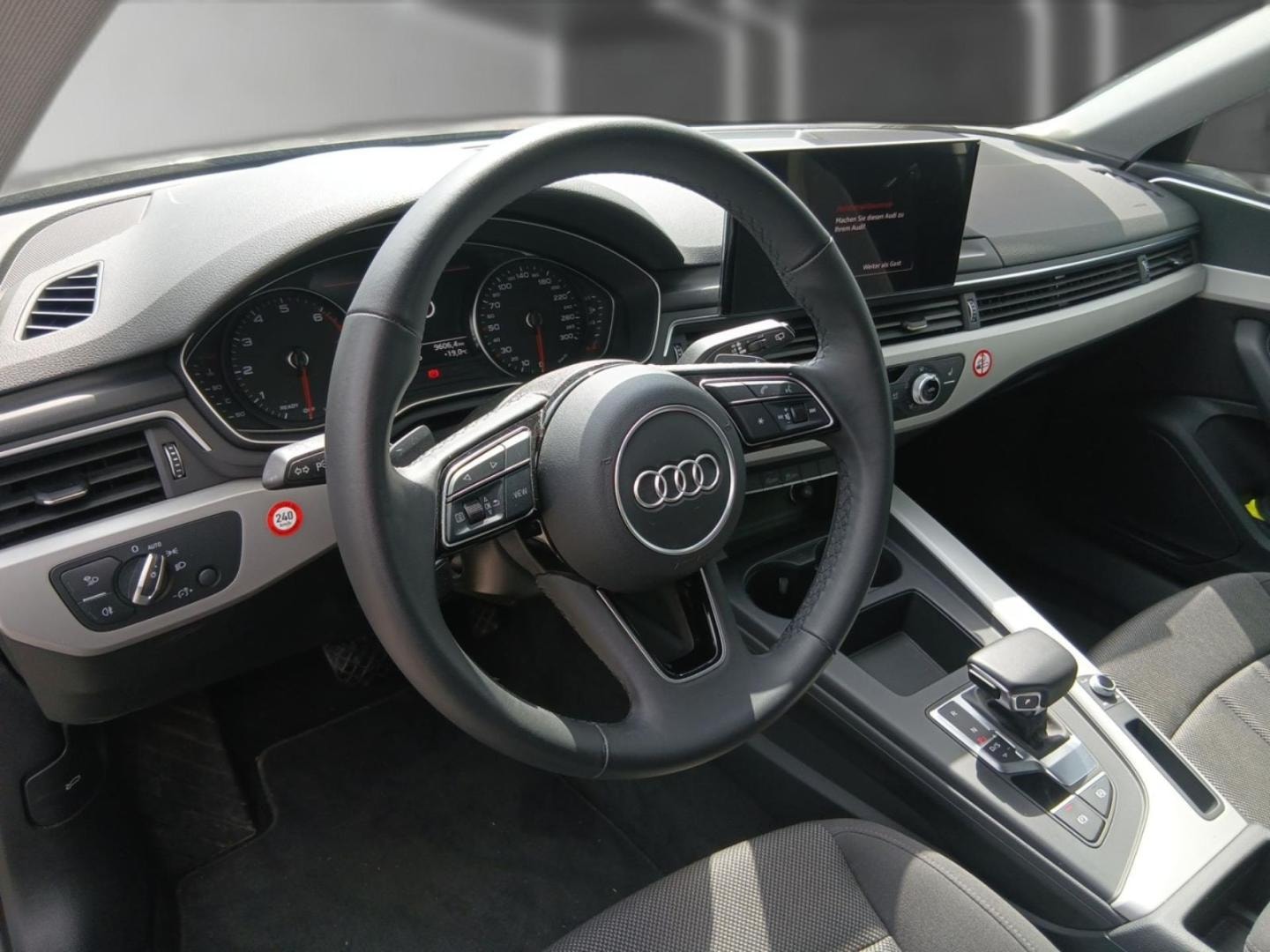 Bild über Audi A4 Avant 35 TFSI S tronic - für weitere Informationen kontaktieren Sie den Audi Partner