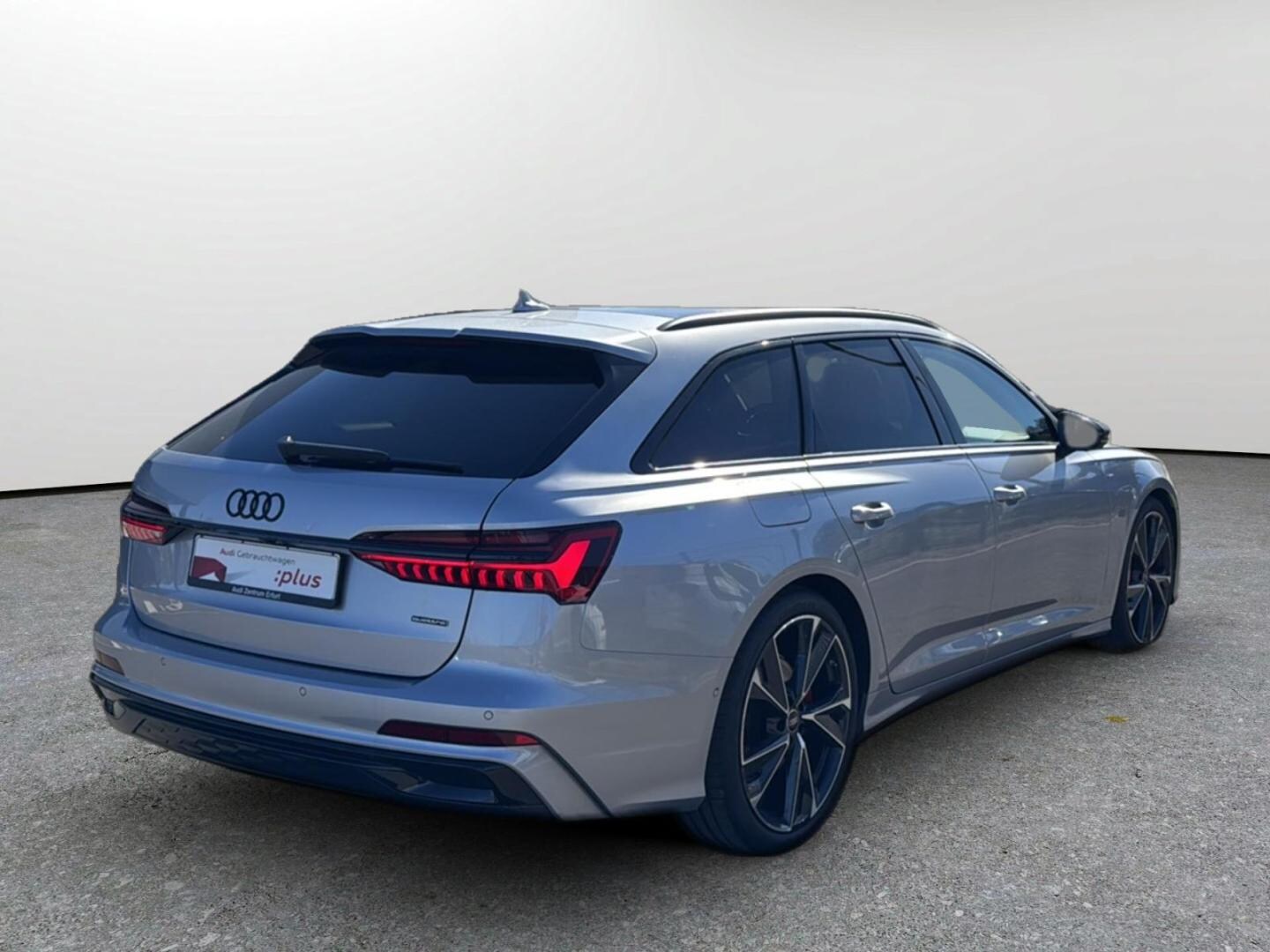 Bild über Audi A6 Avant TFSI e S line 55 TFSI e quattro S tronic - für weitere Informationen kontaktieren Sie den Audi Partner