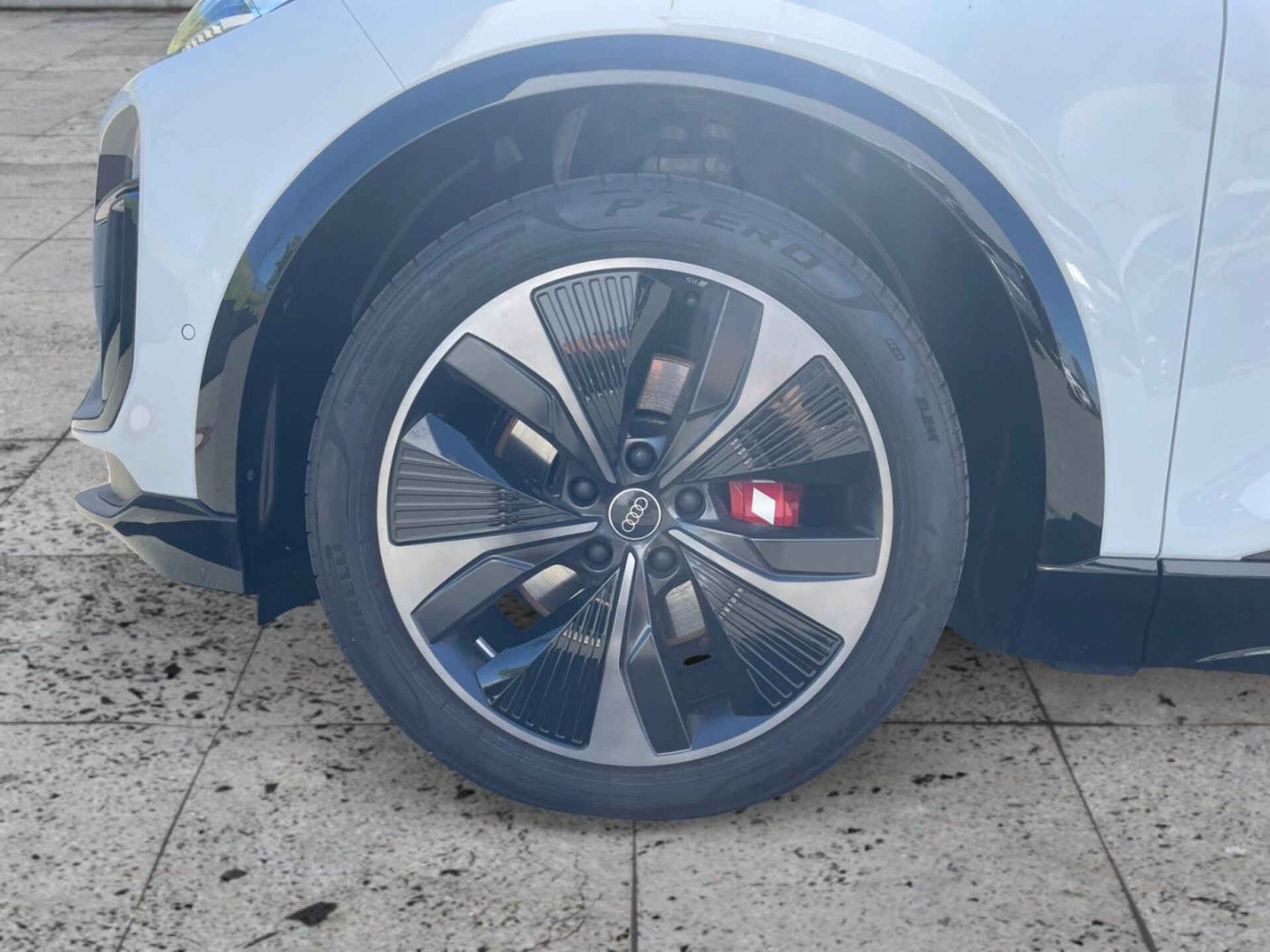 Audi SQ6 SUV e-tron